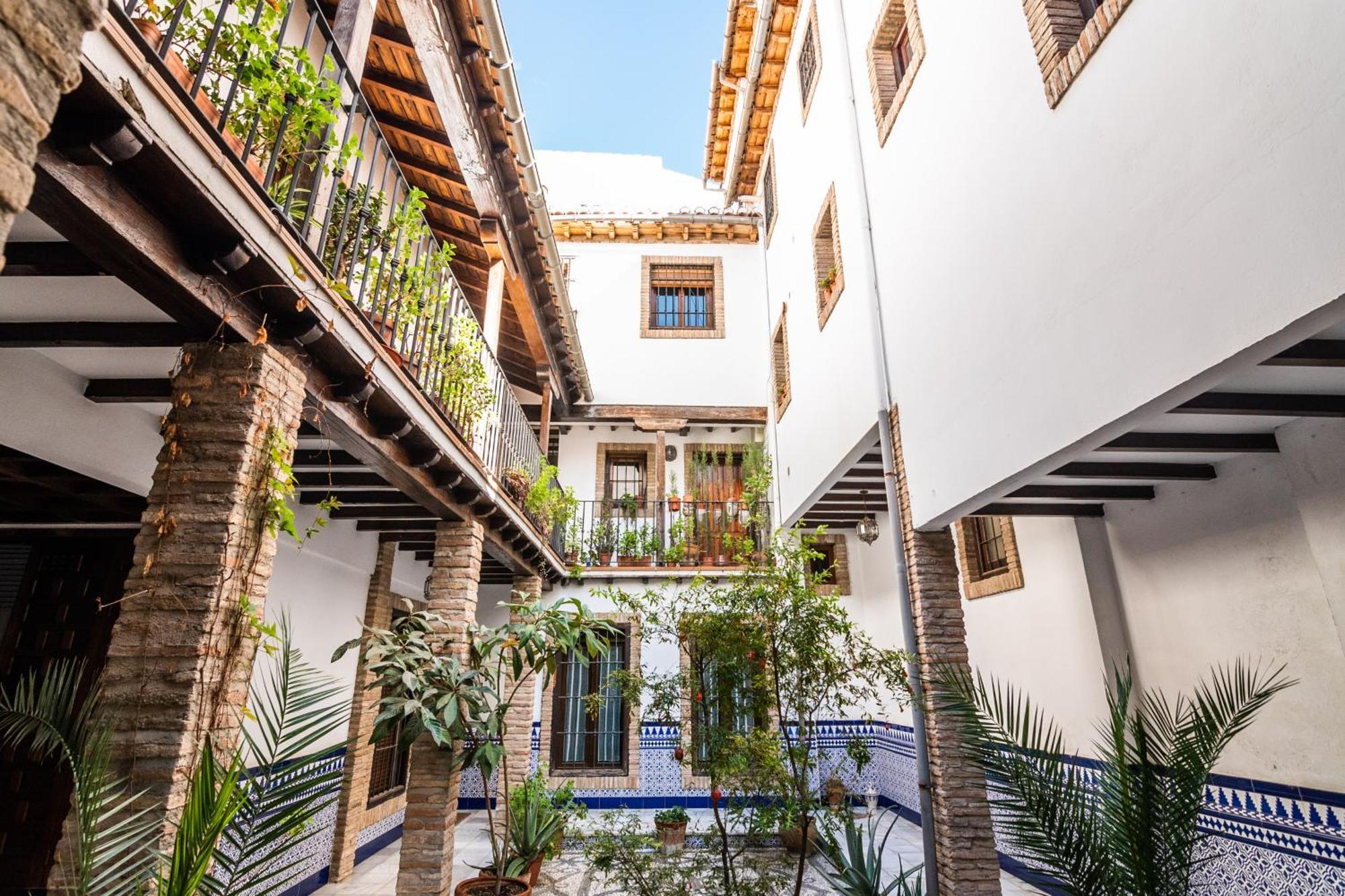 Tuguest Nazari Caldereria Apartments - Free Parking Granada Luaran gambar