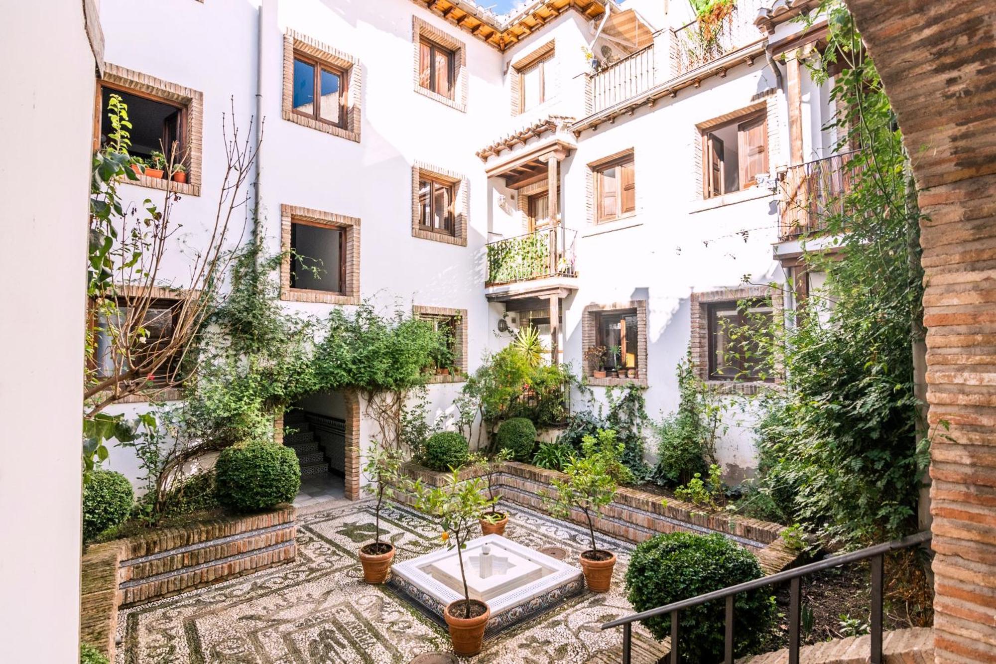 Tuguest Nazari Caldereria Apartments - Free Parking Granada Luaran gambar